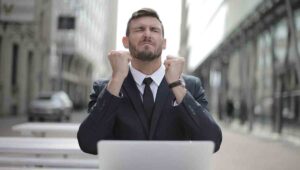 Pourquoi nous manquons de confiance en nous-mêmes et comment la retrouver. Causes et Solutions